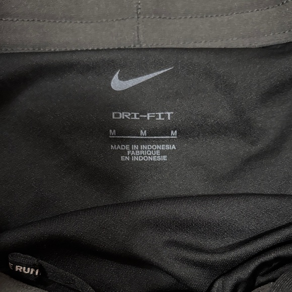 Nike Women's Black Athletic Shorts - Picture 2 of 7